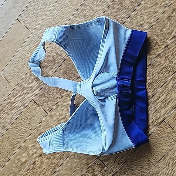 Under Armour Warp Knit High Impact Sports Bra - Picture 4 of 4